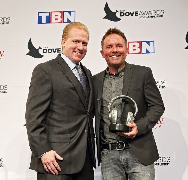 GRAMMY® Award-Winning Contemporary Christian Artist Chris Tomlin Receives SoundExchange Digital Radio Award at the 47th Annual GMA Dove Awards